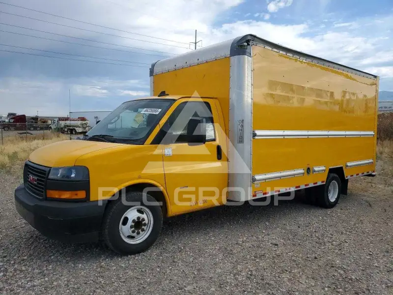 2021 GMC Savana фото