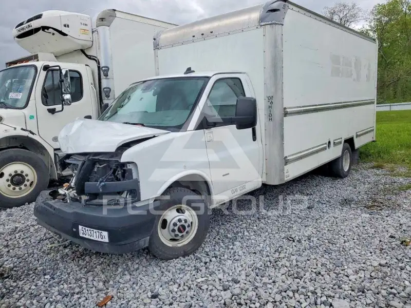 2021 GMC Savana фото