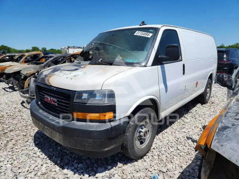 2021 GMC Savana фото
