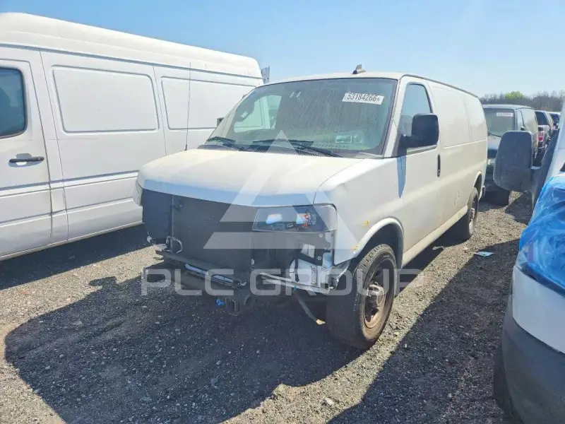 2021 GMC Savana фото