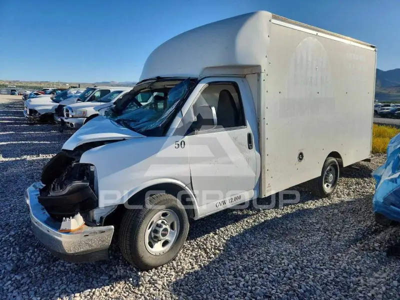 2021 GMC Savana photo