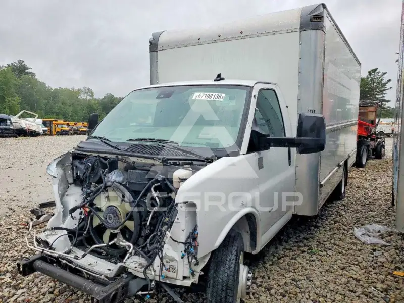 2021 GMC Savana photo
