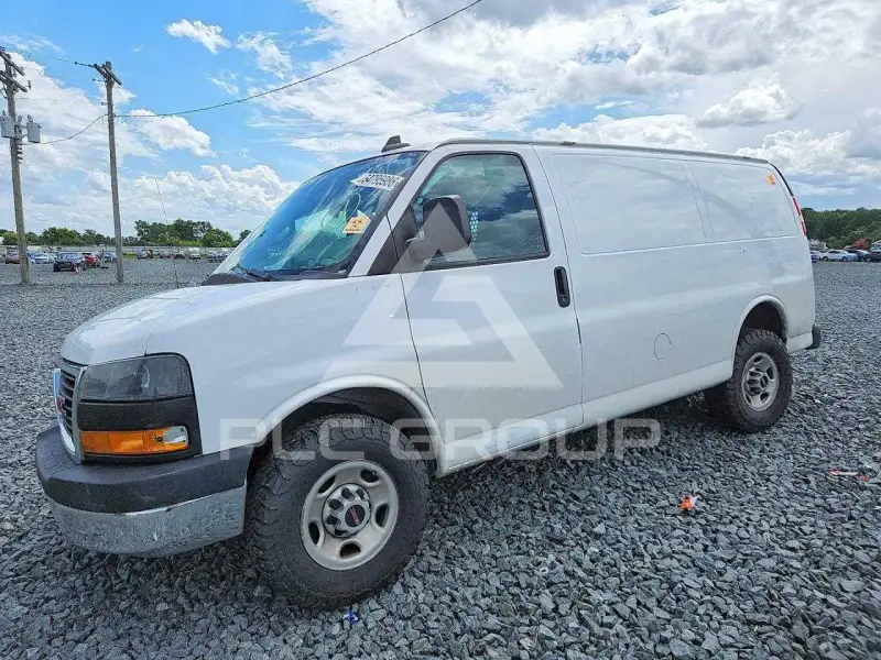 2021 GMC Savana photo