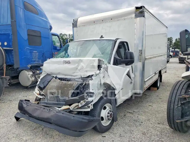 2021 GMC Savana photo