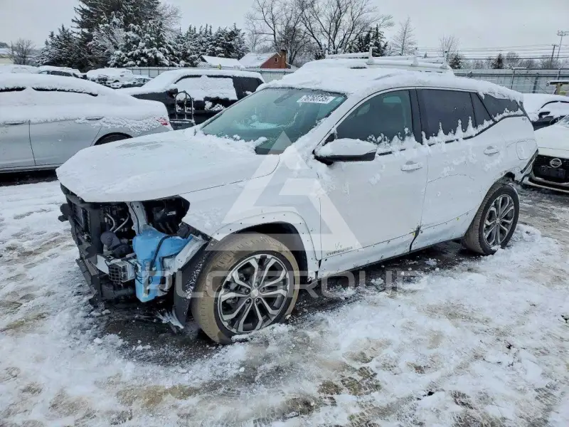 2021 GMC TERRAIN photo