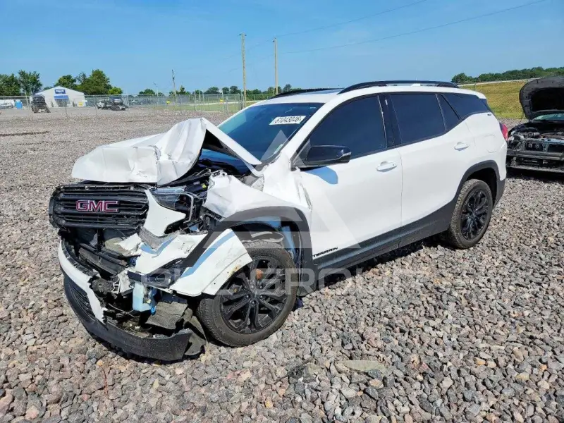 2021 GMC TERRAIN photo