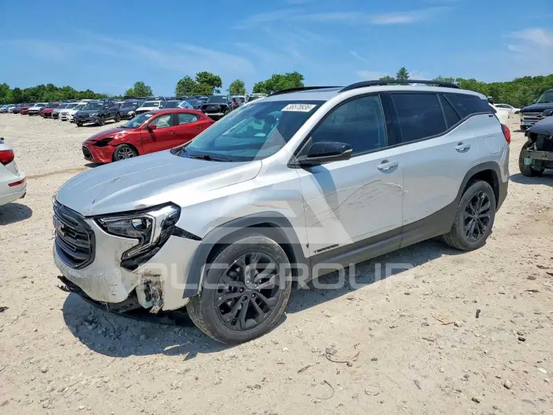 2021 GMC TERRAIN photo