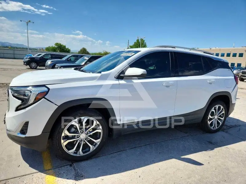 2021 GMC TERRAIN photo