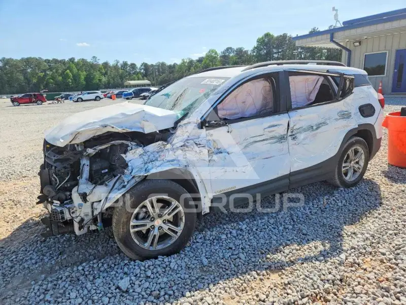 2021 GMC TERRAIN photo