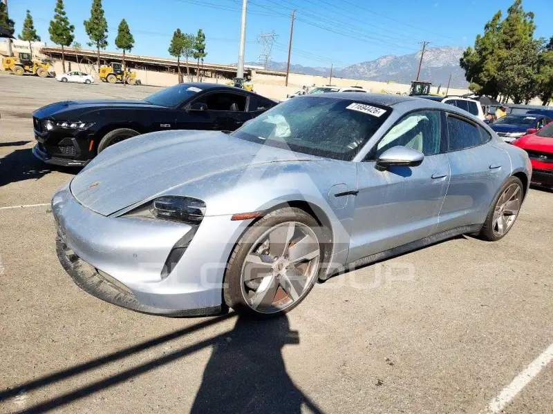 2021 Porsche Taycan photo