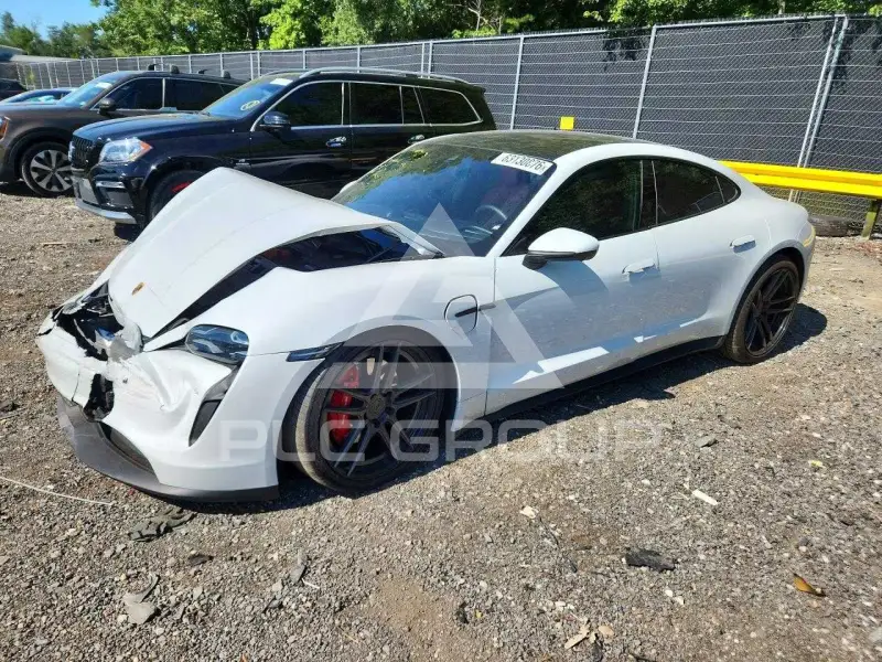 2021 Porsche Taycan фото