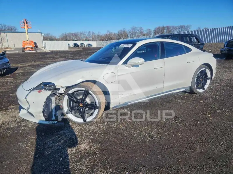 2021 Porsche Taycan photo