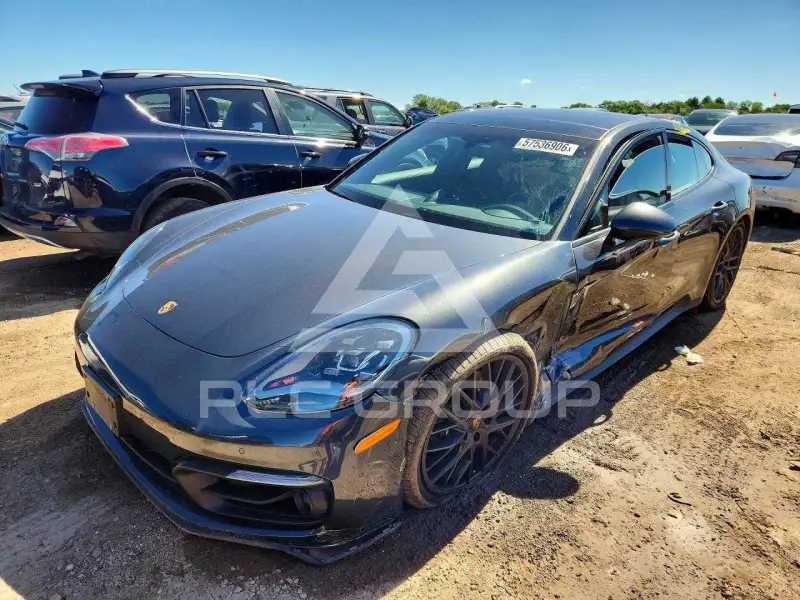 2021 Porsche Panamera photo