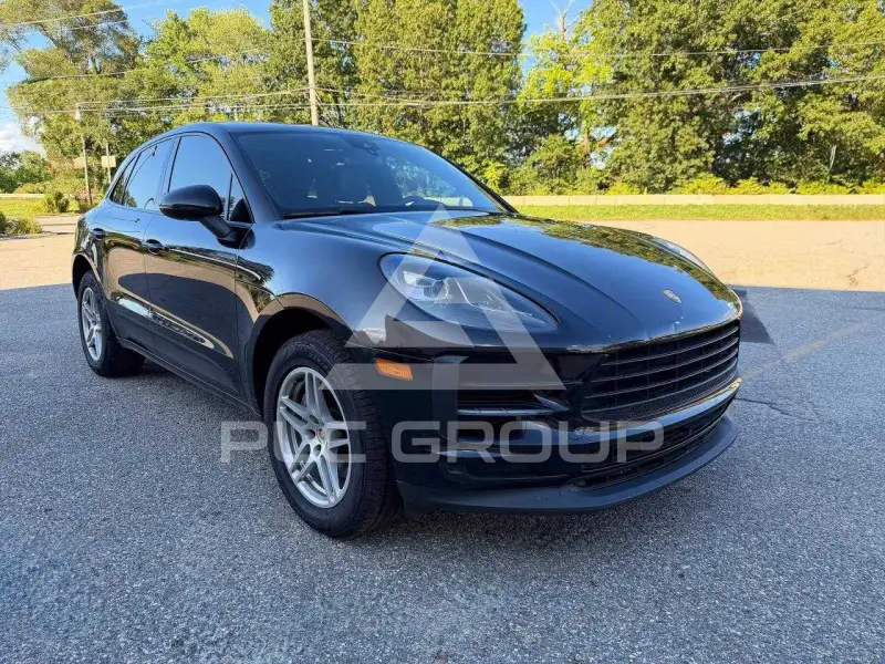 2021 Porsche MACAN photo
