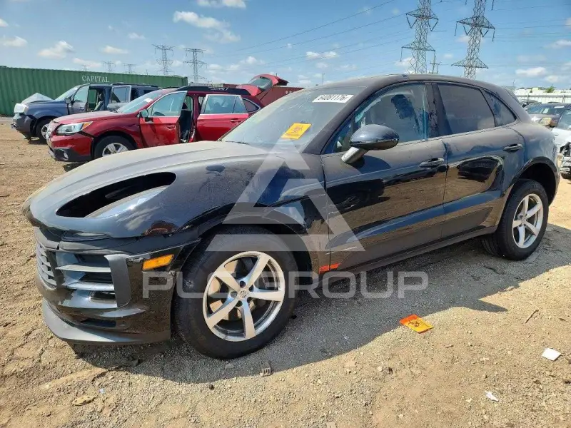 2021 Porsche MACAN photo