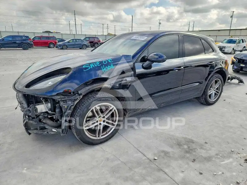 2021 Porsche MACAN photo