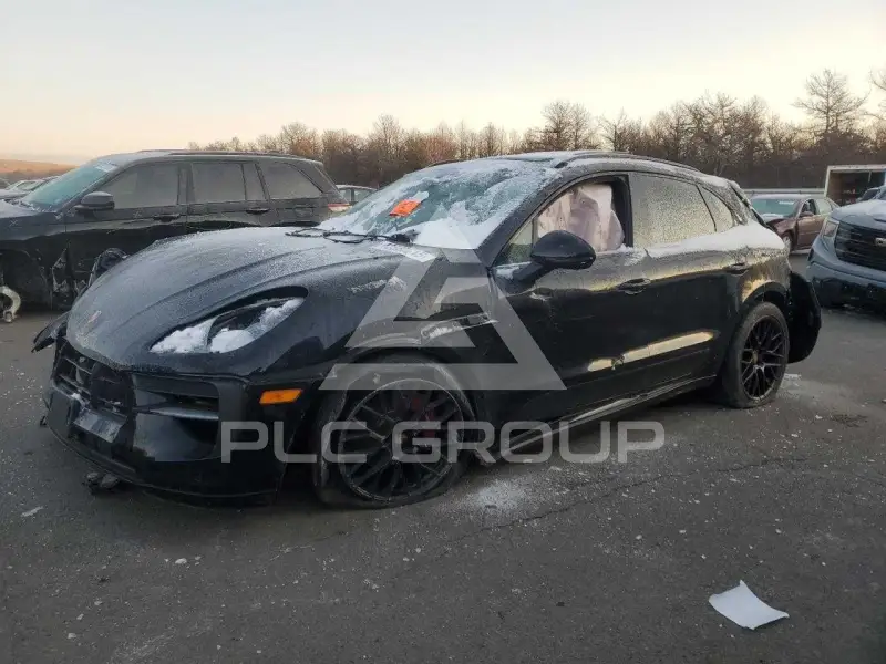 2021 Porsche MACAN photo