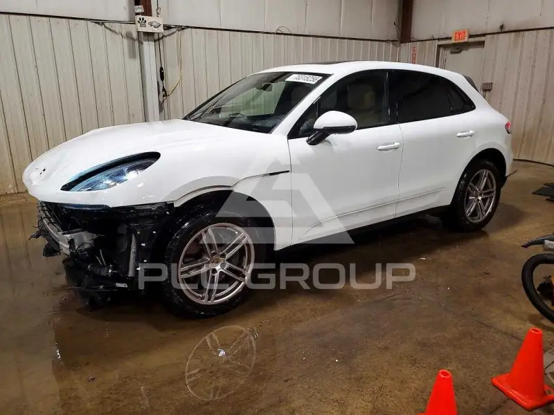 2021 Porsche MACAN photo