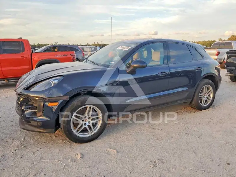2021 Porsche MACAN photo