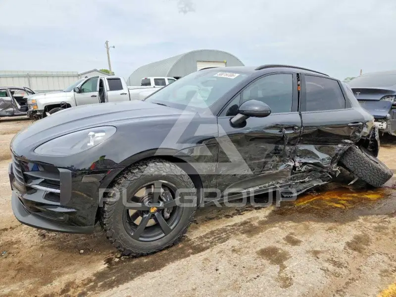 2021 Porsche MACAN photo