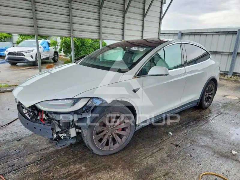 2021 Tesla Model X photo
