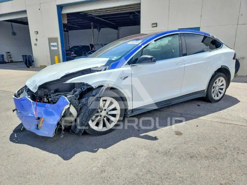 2021 Tesla Model X photo