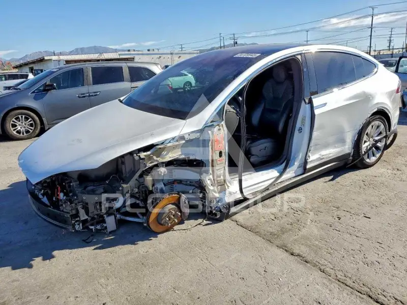 2021 Tesla Model X фото