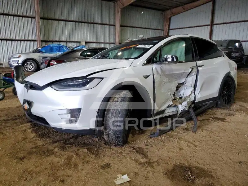 2021 Tesla Model X фото