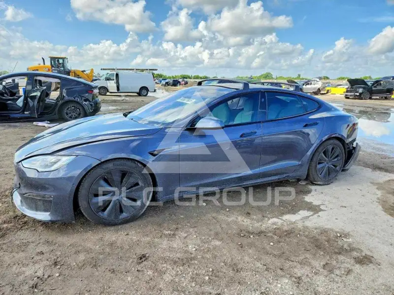 2021 Tesla Model S фото