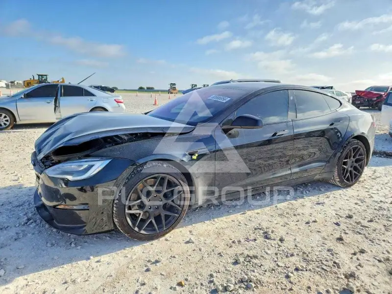 2021 Tesla Model S фото