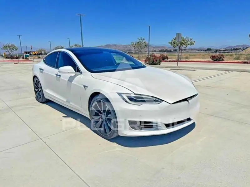 2021 Tesla Model S фото