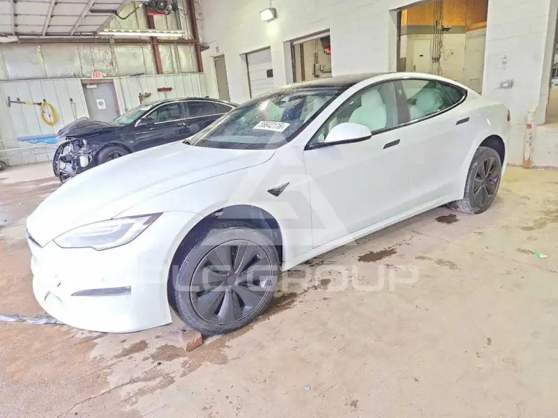 2021 Tesla Model S фото