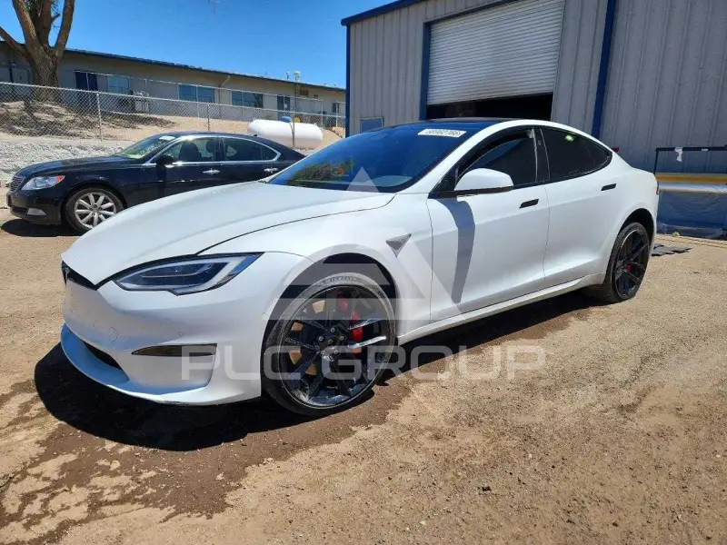 2021 Tesla Model S фото