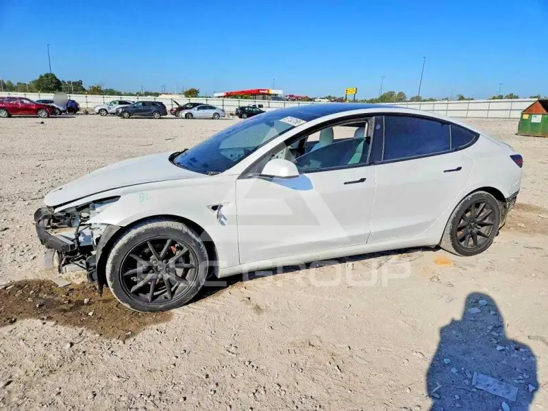 2021 Tesla Model 3 фото
