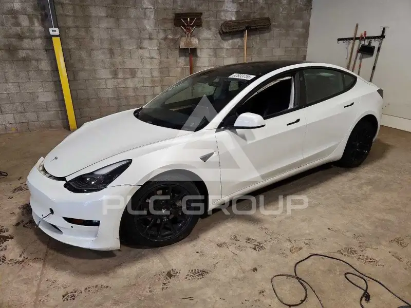 2021 Tesla Model 3 фото