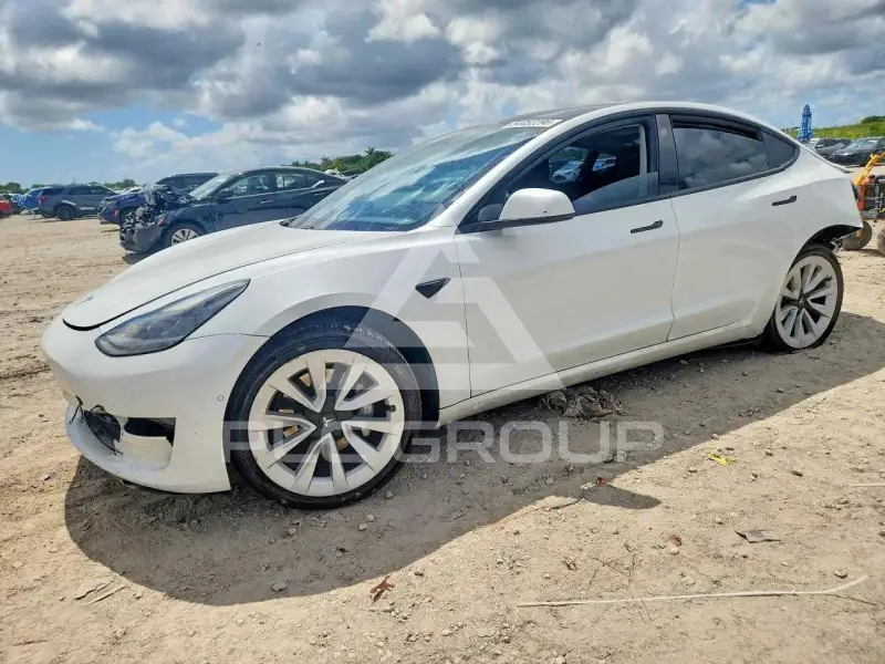 2021 Tesla Model 3 фото