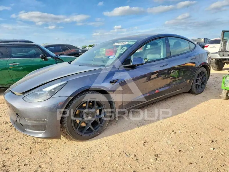 2021 Tesla Model 3 фото
