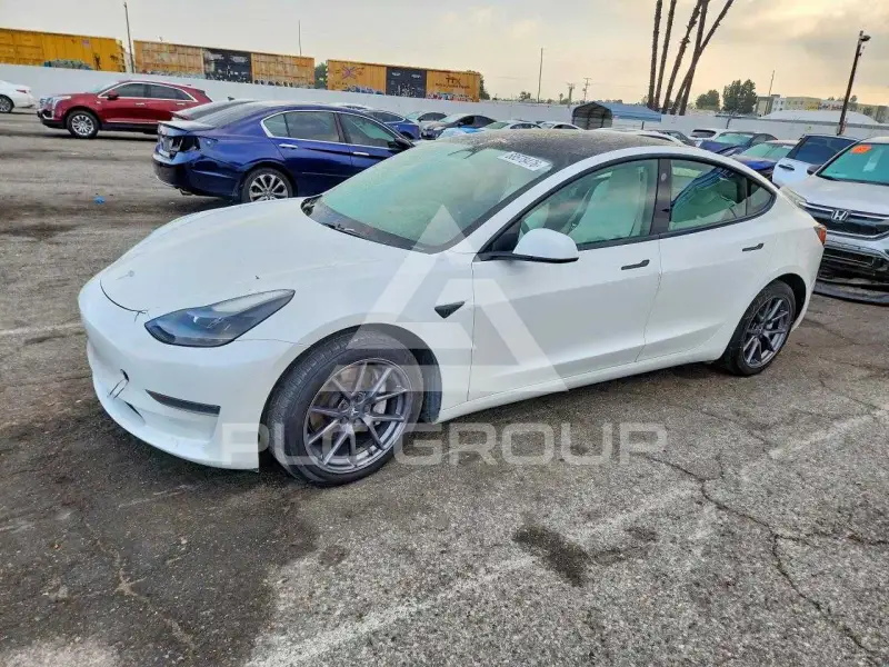 2021 Tesla Model 3 фото