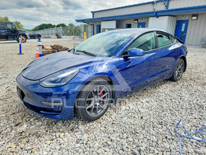 2021 Tesla Model 3 фото
