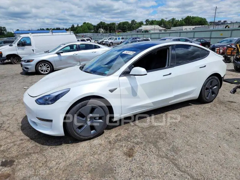 2021 Tesla Model 3 фото