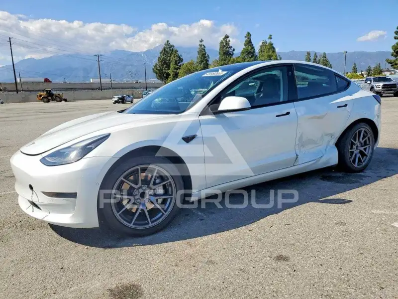 2021 Tesla Model 3 фото