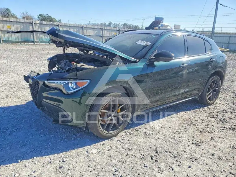 2021 Alfa Romeo Stelvio photo