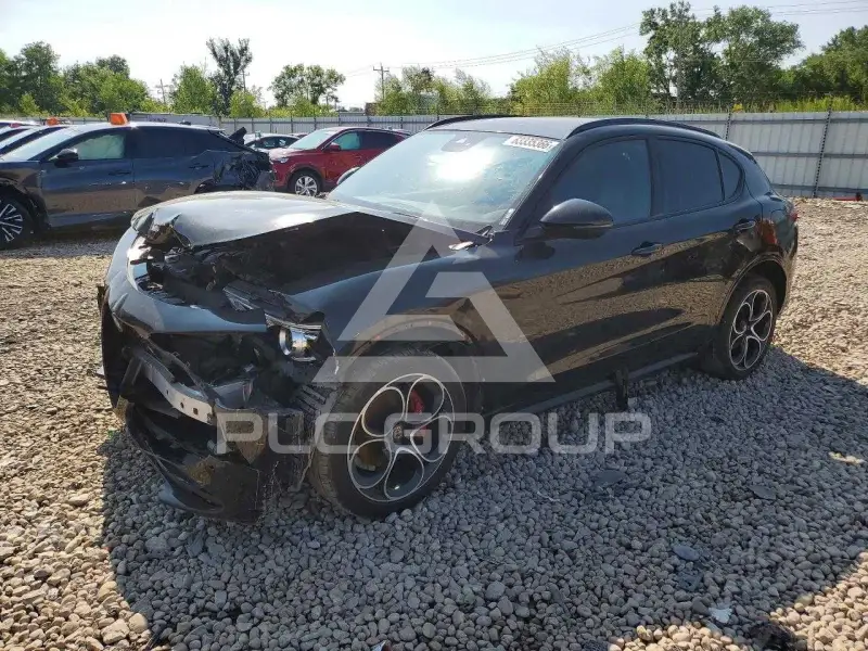 2021 Alfa Romeo Stelvio photo