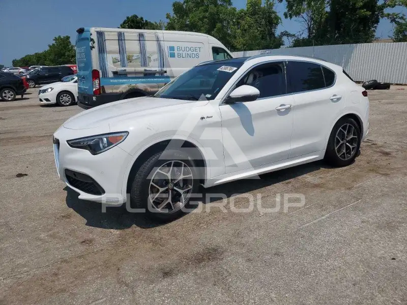 2021 Alfa Romeo Stelvio фото