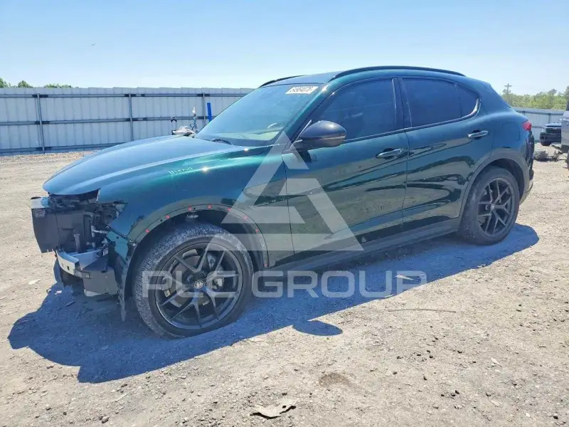 2021 Alfa Romeo Stelvio photo