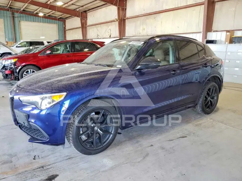 2021 Alfa Romeo Stelvio photo