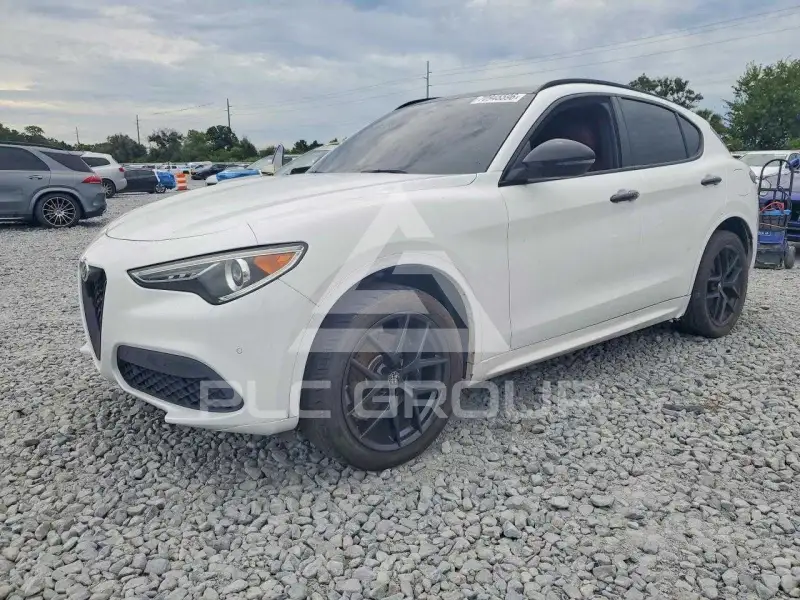 2021 Alfa Romeo Stelvio фото