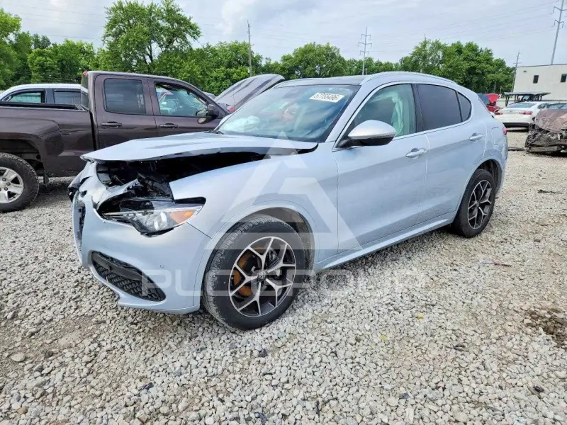 2021 Alfa Romeo Stelvio фото