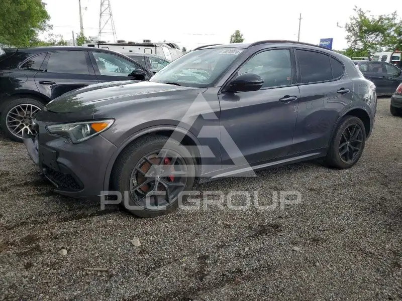 2021 Alfa Romeo Stelvio фото