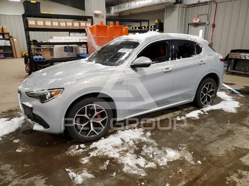 2021 Alfa Romeo Stelvio photo
